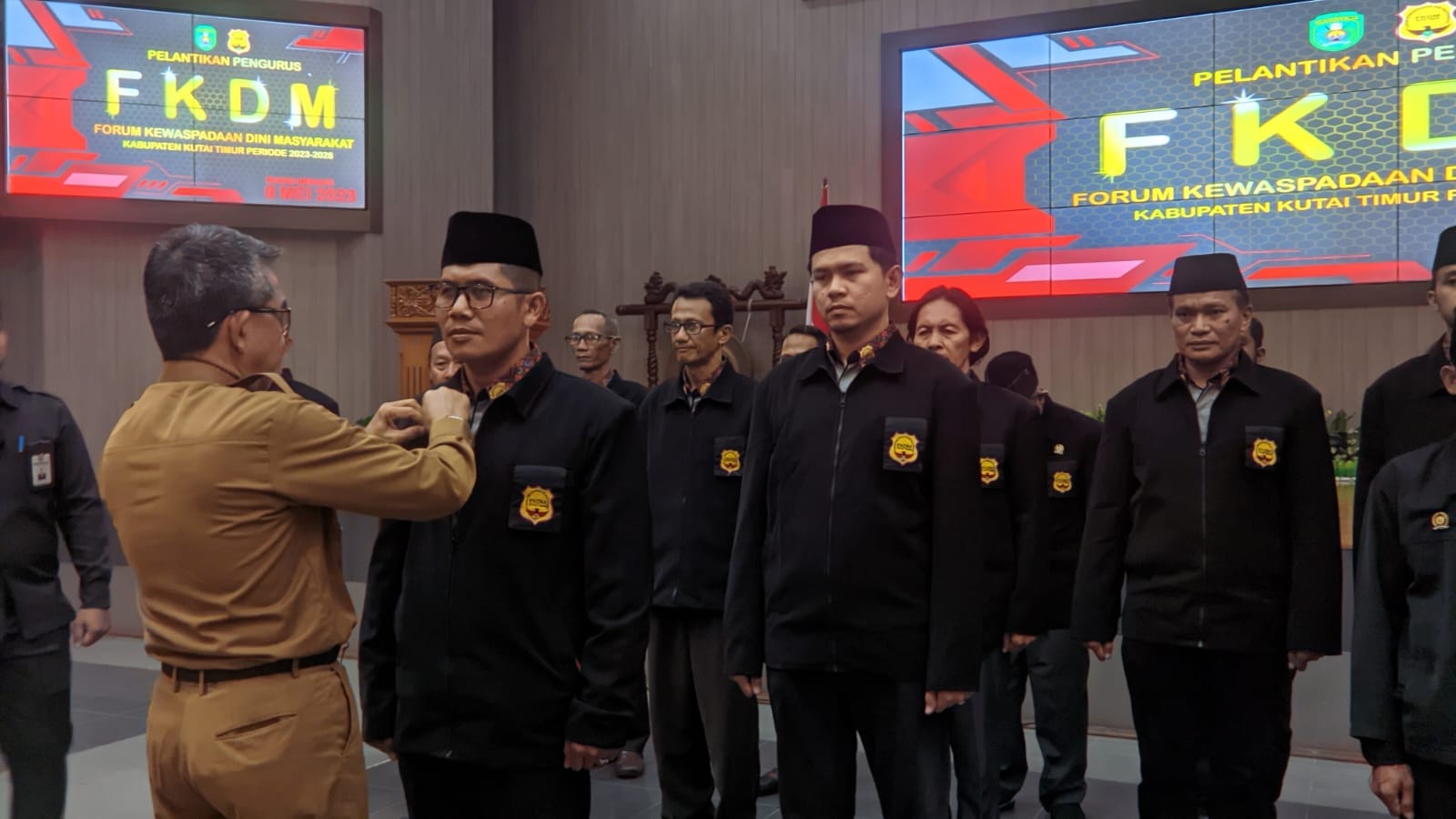 Bupati Ardiansyah Sulaiman Lantik Pengurus FKDM Kutim