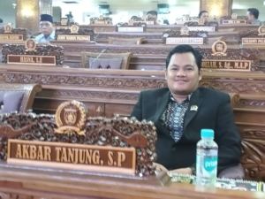 Akbar Tanjung Apresiasi Pembangunan Jalan Multiyears di Kutai Timur