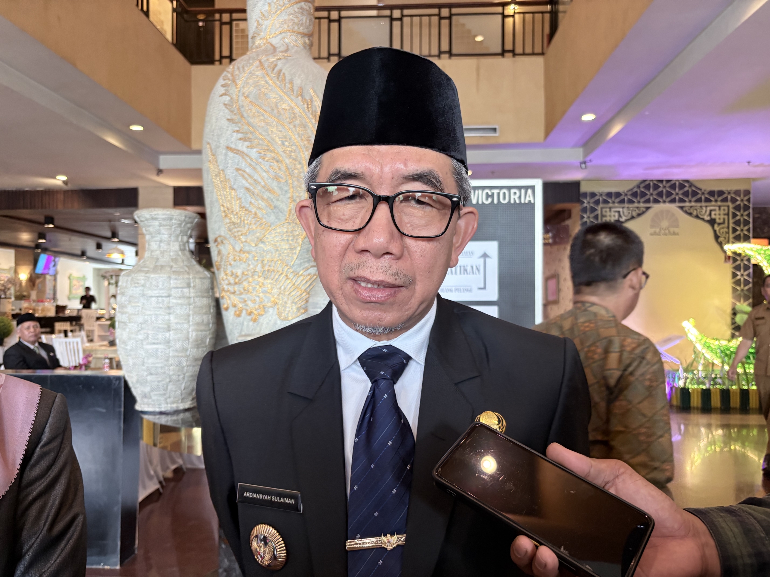 Bupati Kutim Ingatkan Perusahaan, Hindari PHK dan Siapkan Alternatif untuk Karyawan