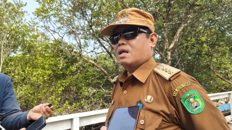 Camat Teluk Pandan Berharap Jembatan Wisata Mangrove  Diperpajang