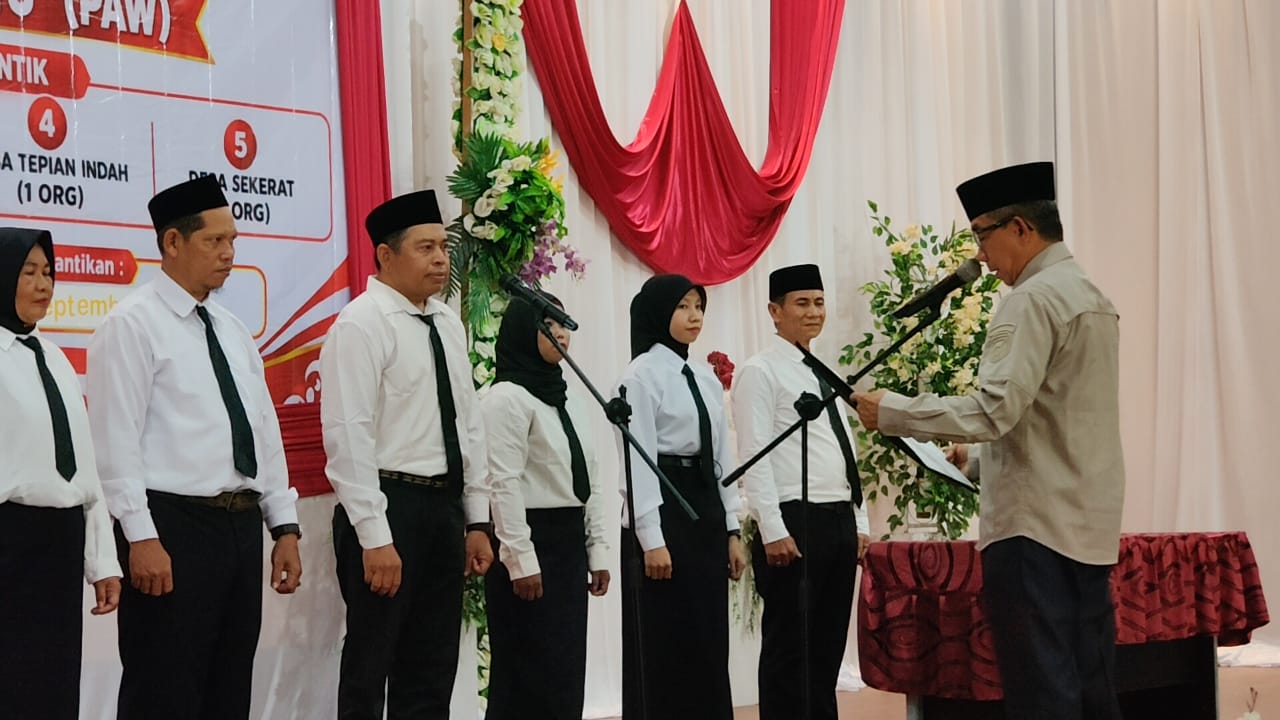 Lantik 7 Anggota BPD PAW di Bengalon, Bupati Kutim Ingatkan Jangan Pakai “Ilmu Kirologi”