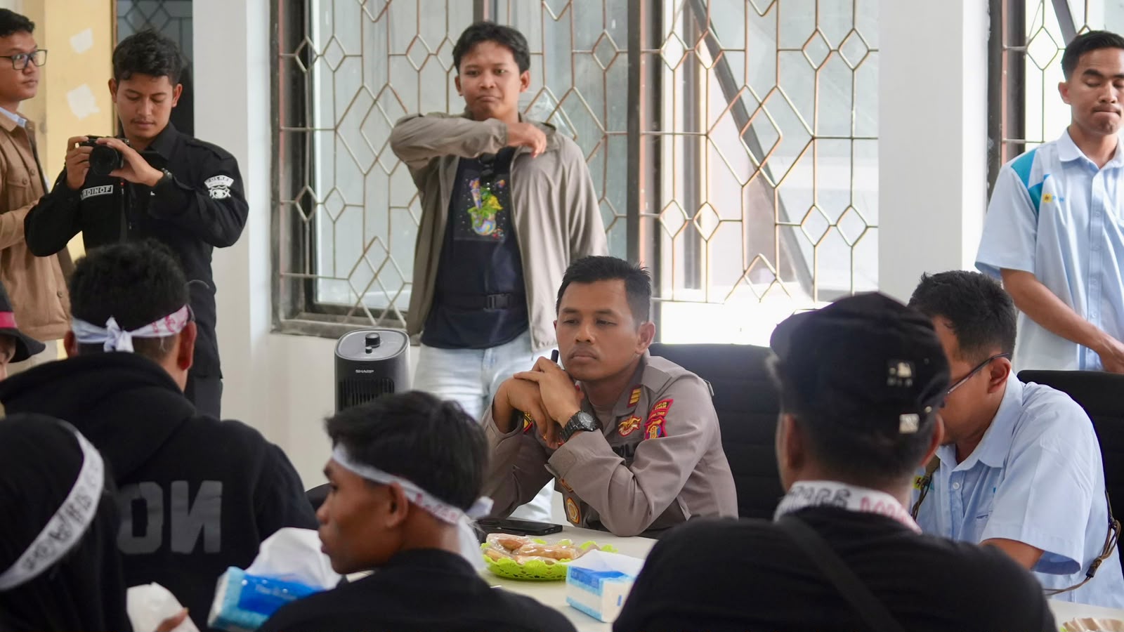 Polsek Sangatta Utara Kawal Aksi Damai Soal Pemadaman Listrik, PLN dan Massa Sepakati Tindak Lanjut
