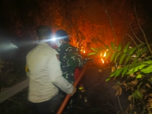 Polsek Sangatta Utara Bersama Tim Gabungan Berhasil Jinakkan Karhutla