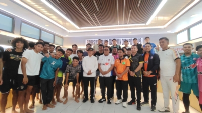Temui Pemain Persikutim, Bupati Ardiansyah: Moga-moga Bisa Naik ke Liga 2